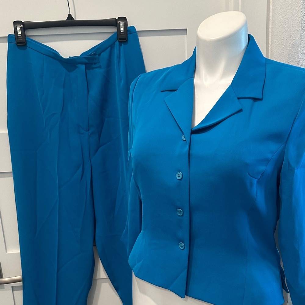 Haggar Vibrant Blue Women's Pantsuit Set